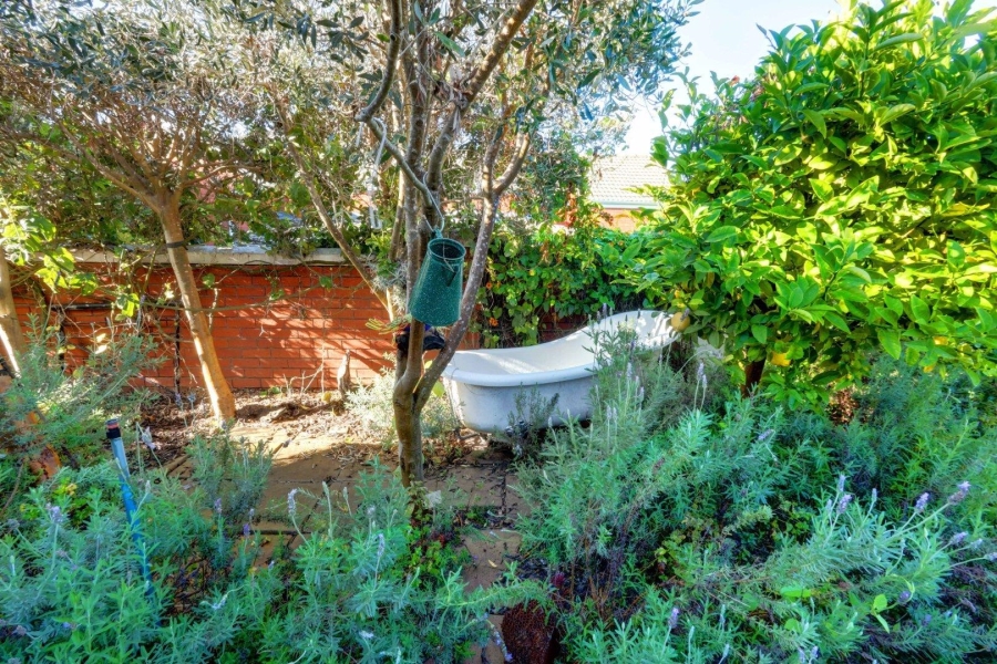4 Bedroom Property for Sale in Van Riebeeckshof Western Cape